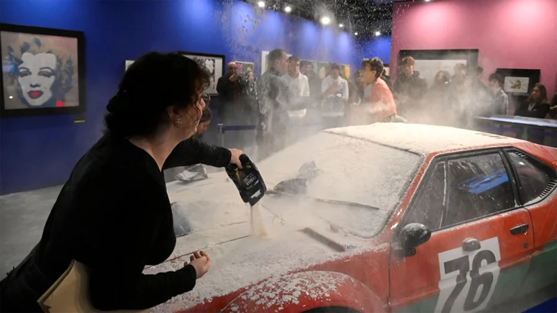 Ataque al Art Car de Andy Warhol